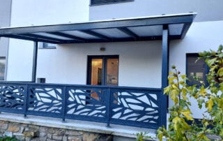 Terasy a přístřešky 30 Boční pohled na novou terasu u zákazníka
