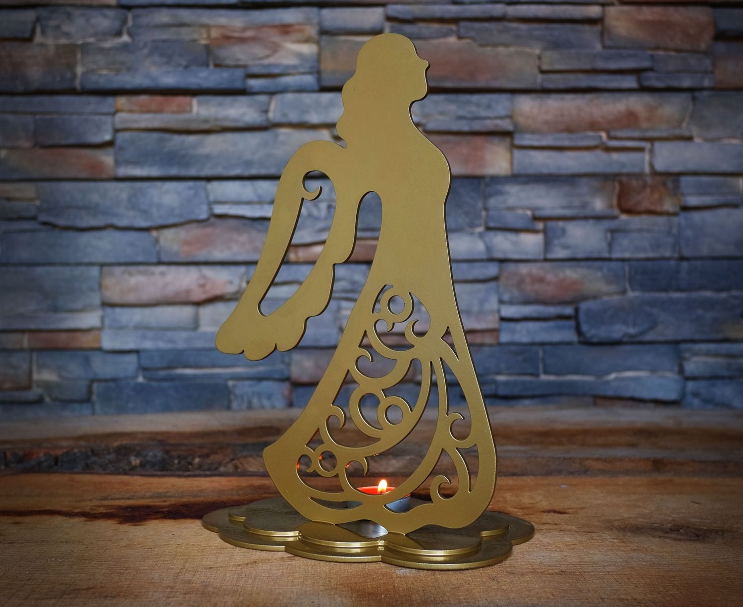 andel-leva-zlata-02 Zlatá dekorace - svícen s motivem ženy anděla