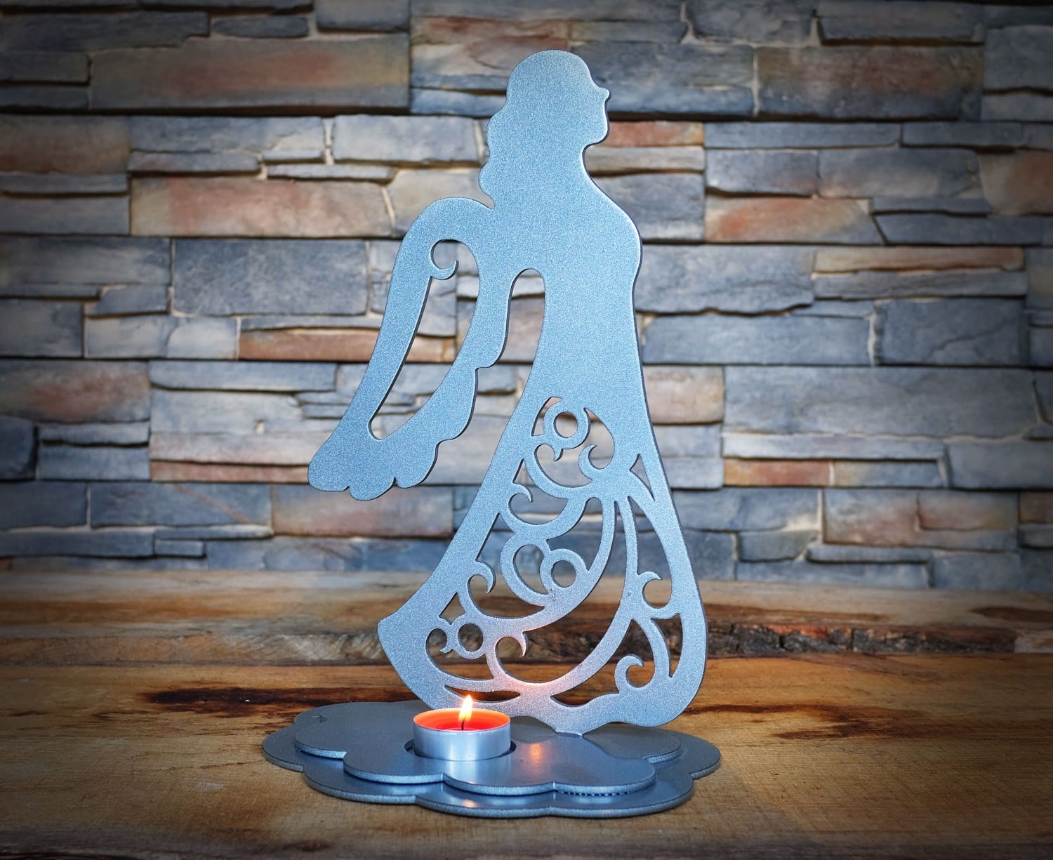 andel-stribrna-leva-04 Stříbrný svícen s motivem ženy anděla