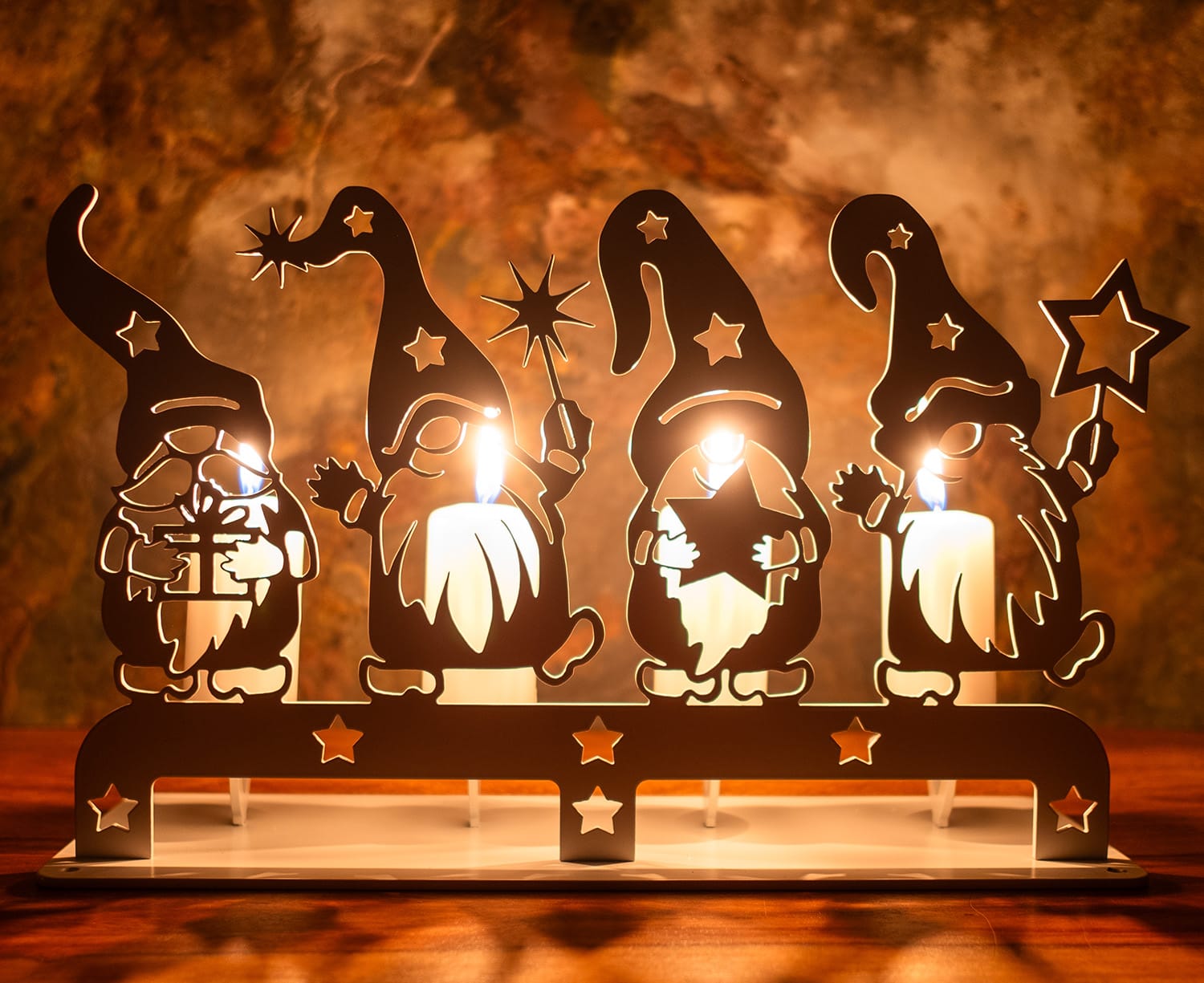 kouzelny-svicen-radosti-04 Vánoční svícen s motivem skřítků